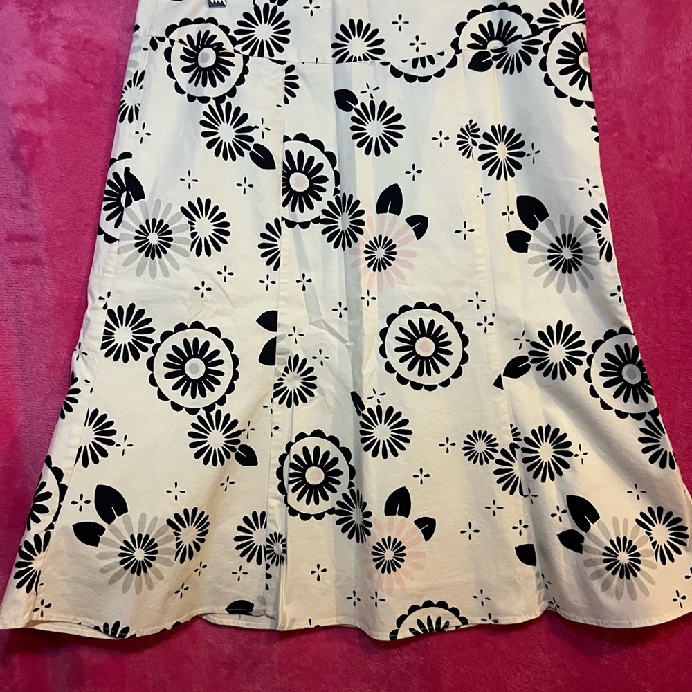 GAP Black and White Floral A-Line Skirt